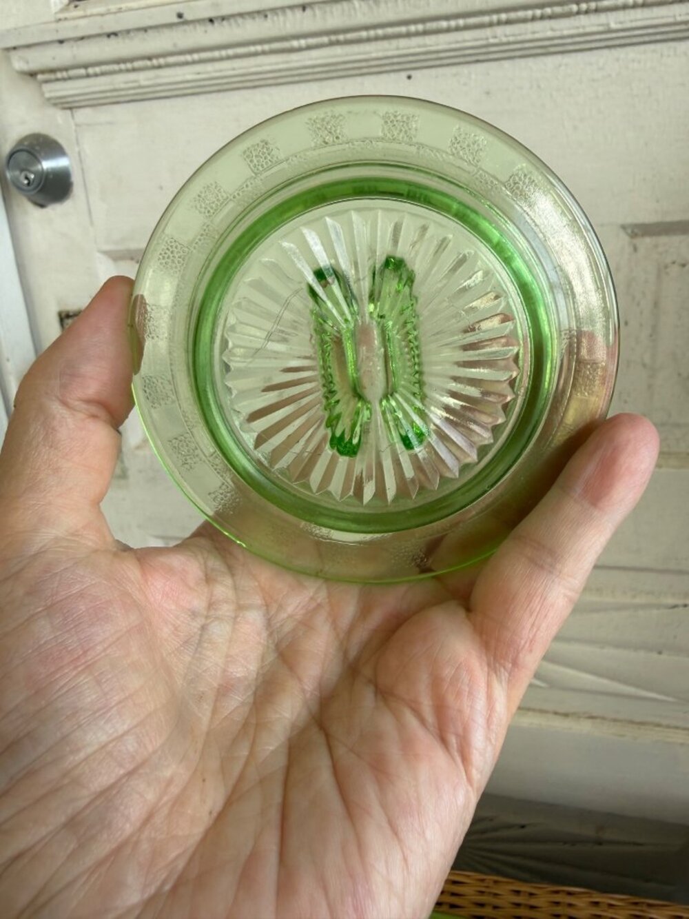Vintage 30's Hazel Atlas Green Uranium Glass Ashtray With Matchbook Holder 4" - Picture 5 of 9